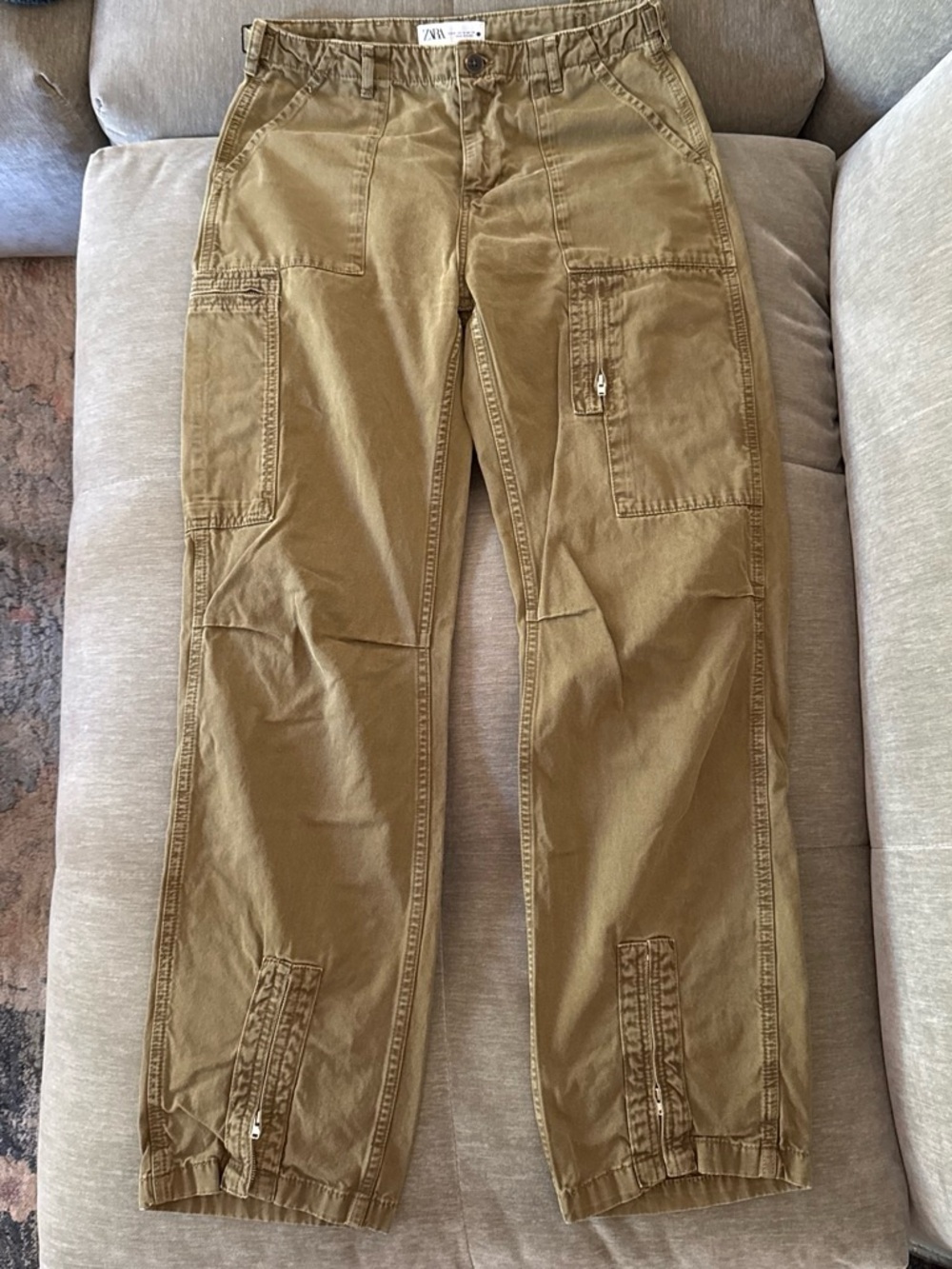 Zara Women's Cargo Pants in Olive